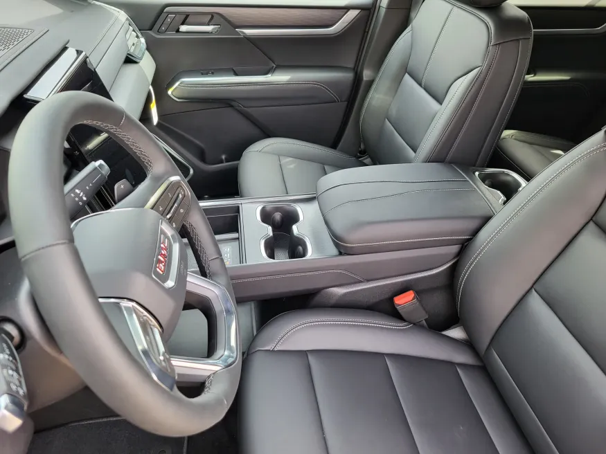 2026 GMC Acadia AWD Elevation | Photo 11 of 26