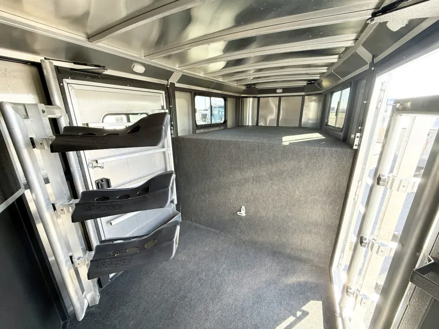 2025 Logan Coach Bullseye 4HGN | Photo 4 of 15