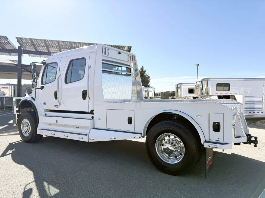 2025 Freightliner M2 106 Plus Summit Hauler | Photo 15 of 24