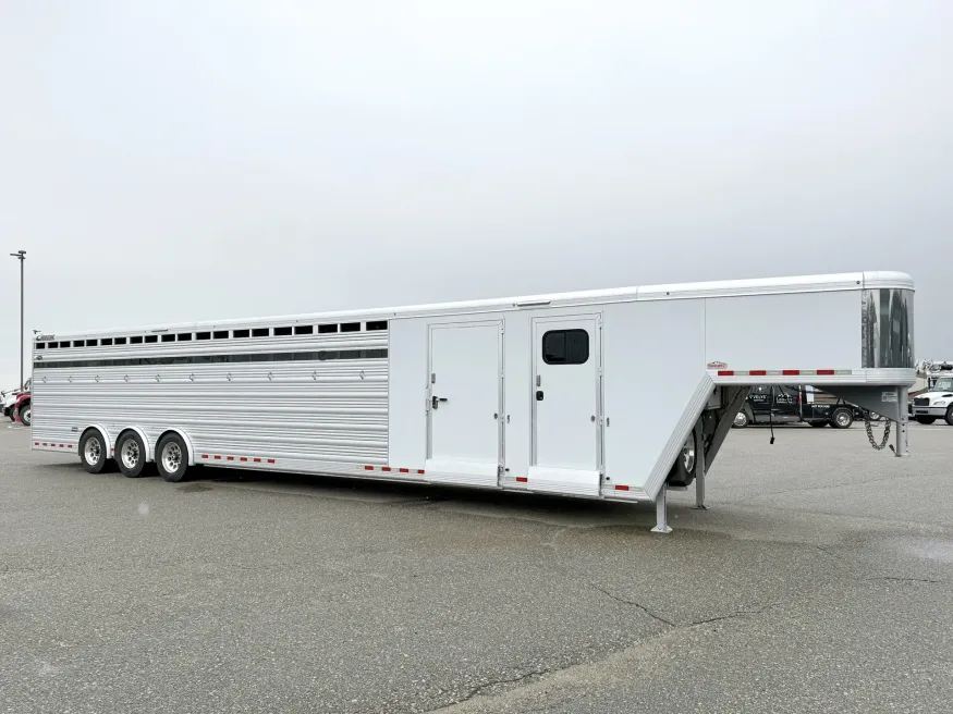 2016 Cimarron Norstar 10HGN | Photo 1 of 16