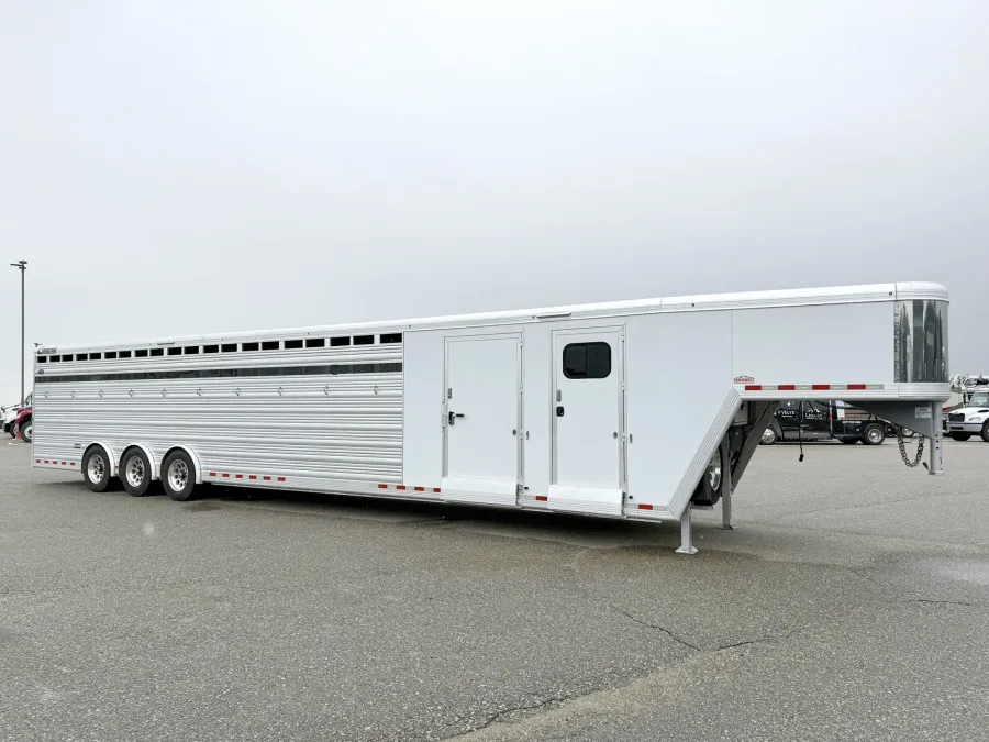 2016 Cimarron Norstar 10HGN | Photo 1 of 16