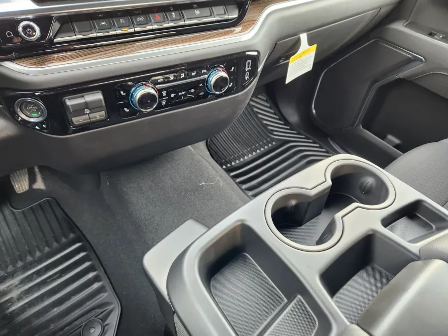 2026 GMC Sierra 1500 Elevation | Photo 14 of 22