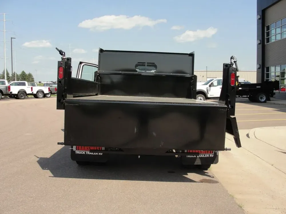 2025 Ford F-550 Super Duty Chassis Cab XL - Photo 6