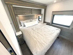 2027 Newmar Bay Star 3114 | Thumbnail Photo 15 of 27