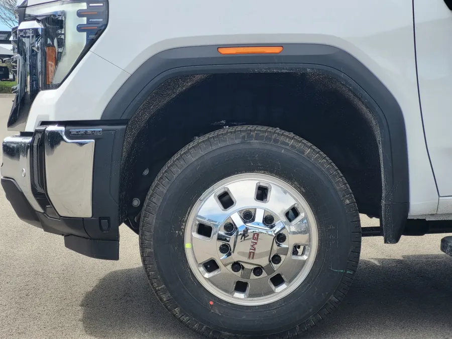 2026 GMC Sierra 3500HD SLT | Photo 8 of 25