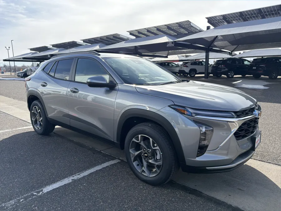 2026 Chevrolet Trax LT | Photo 6 of 19