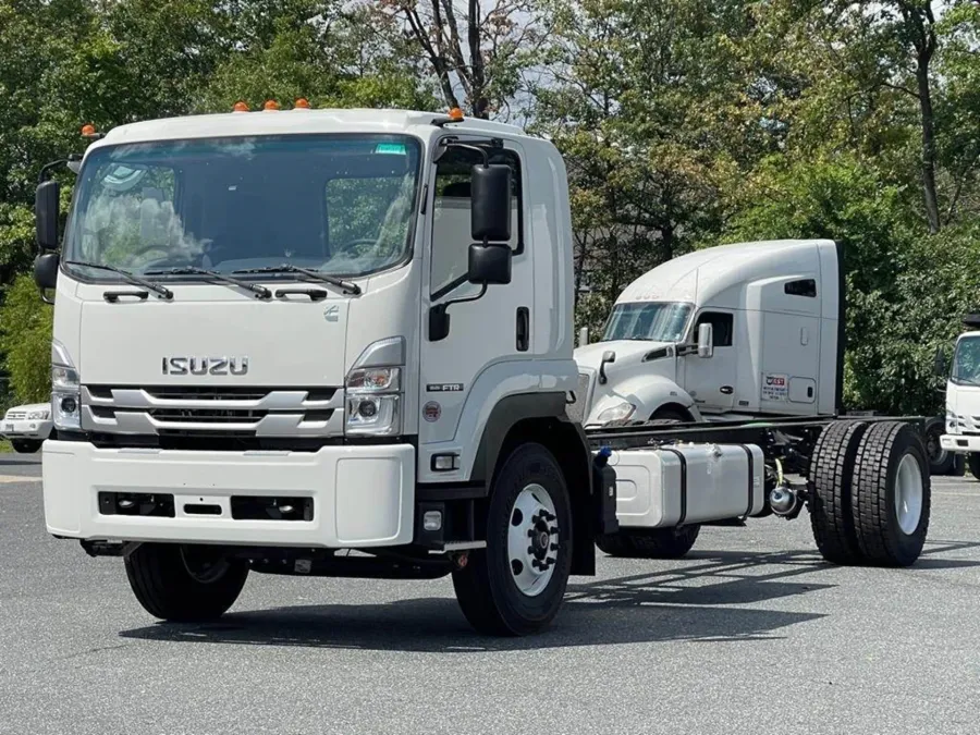 2025 Isuzu NPR-HD DIESEL | Photo 1 of 19