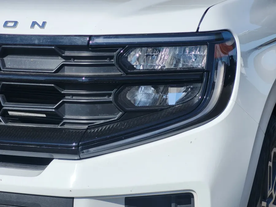 2025 Ford Expedition Max Active | Photo 7 of 27
