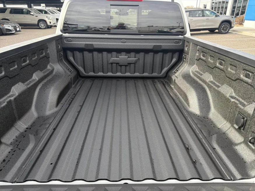 2026 Chevrolet Colorado 4WD Z71 | Photo 8 of 19