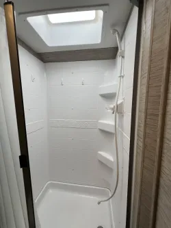 2022 Thor Four Winds 27R | Thumbnail Photo 37 of 37