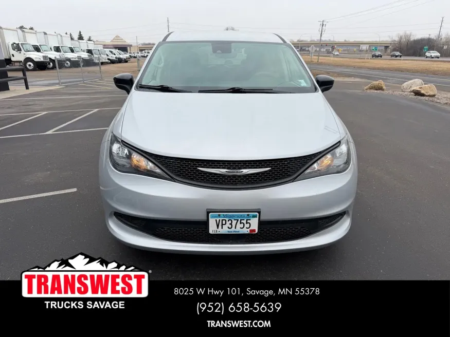 2024 Chrysler Voyager LX | Photo 7 of 23