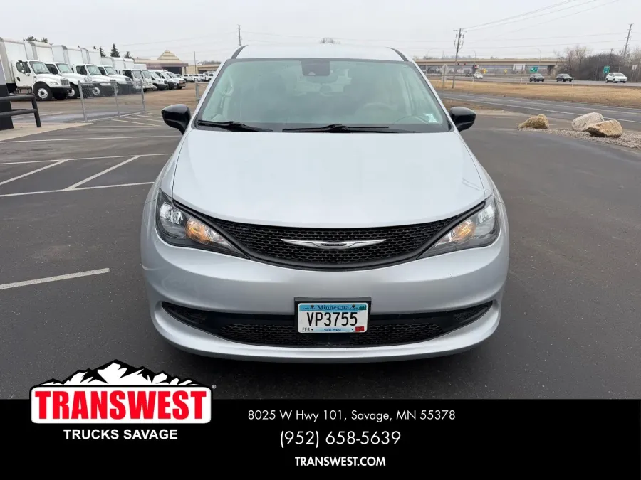 2024 Chrysler Voyager LX | Photo 7 of 23