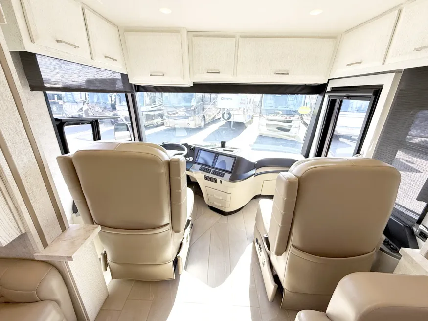 2022 Newmar New Aire 3543 | Photo 6 of 31