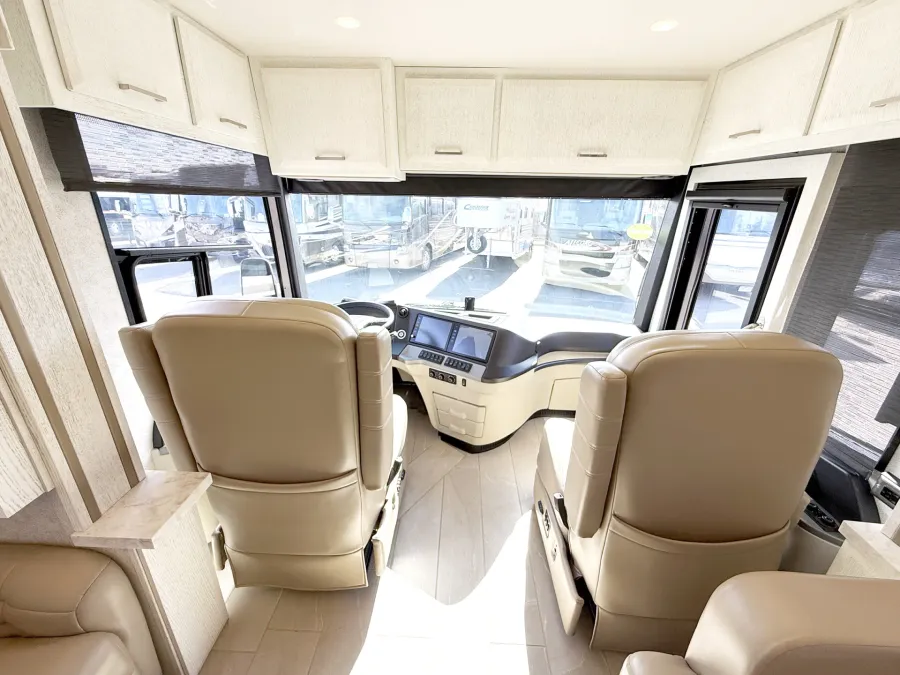 2022 Newmar New Aire 3543 | Photo 6 of 31