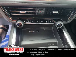 2025 Chevrolet Suburban Z71 | Thumbnail Photo 27 of 32