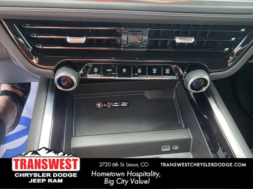 2025 Chevrolet Suburban Z71 | Photo 27 of 32