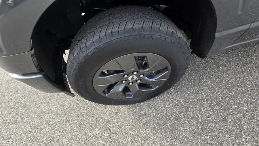 2025 Ford F-150 | Photo 9 of 30