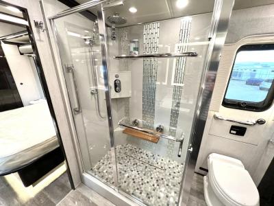 2020 Newmar King Aire 4531 | Thumbnail Photo 23 of 42