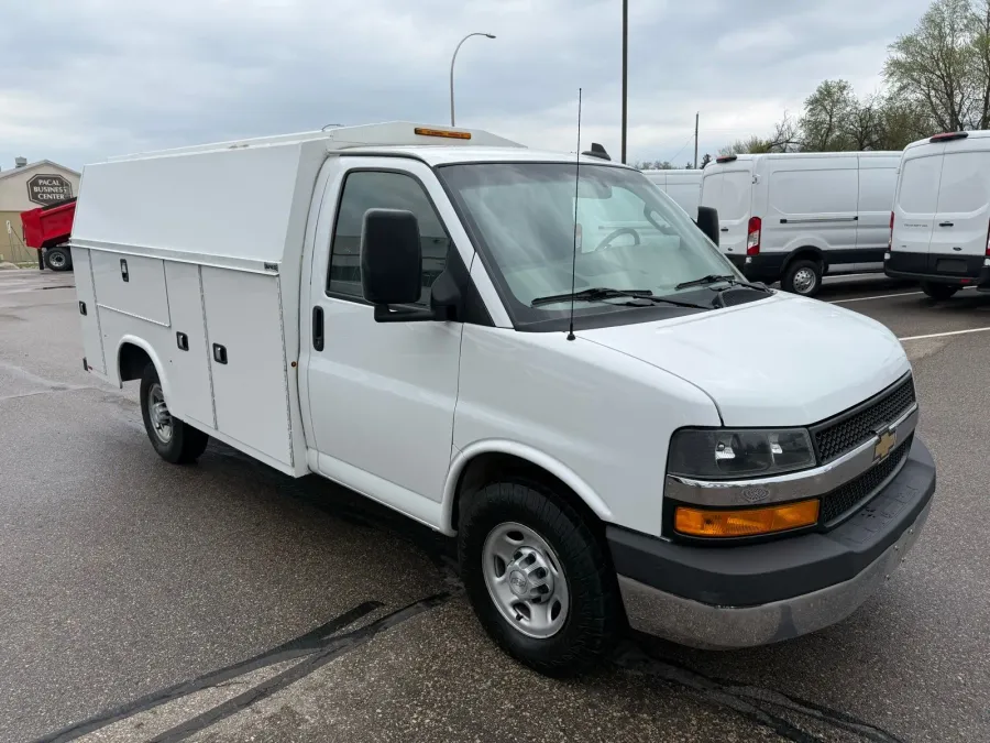 2018 Chevrolet Express 3500 Work Van | Photo 13 of 19