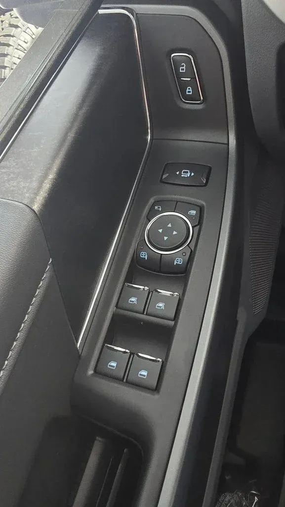 2026 Ford Super Duty F-350 | Photo 12 of 30