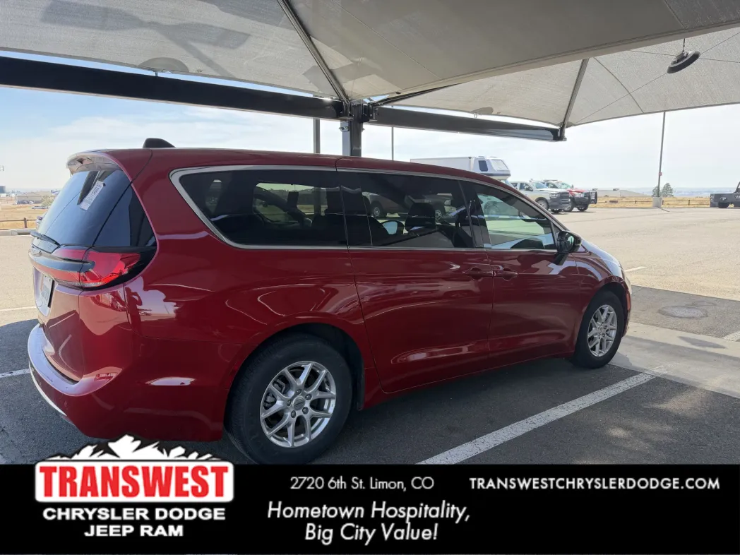 2025 Chrysler Pacifica Select 