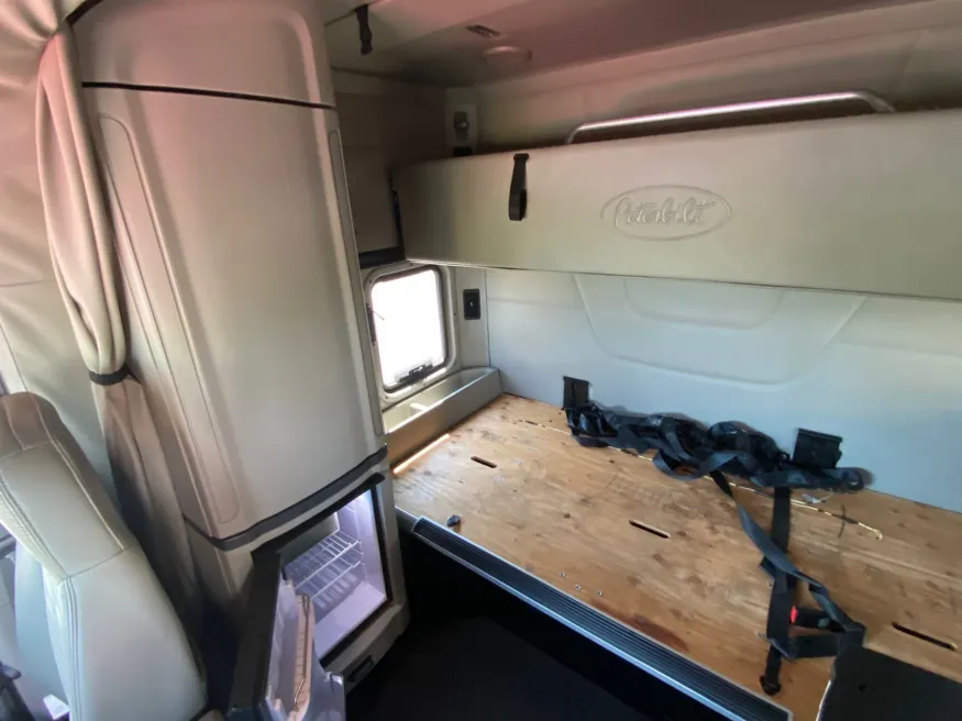 2022 Peterbilt 567 | Photo 20 of 25