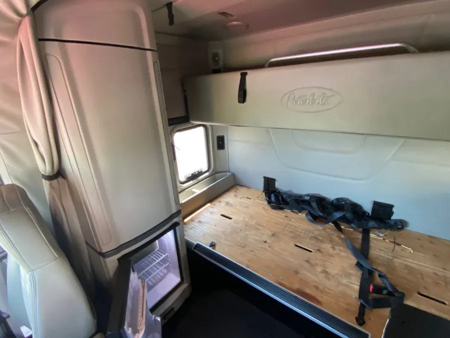 2022 Peterbilt 567 | Photo 20 of 25