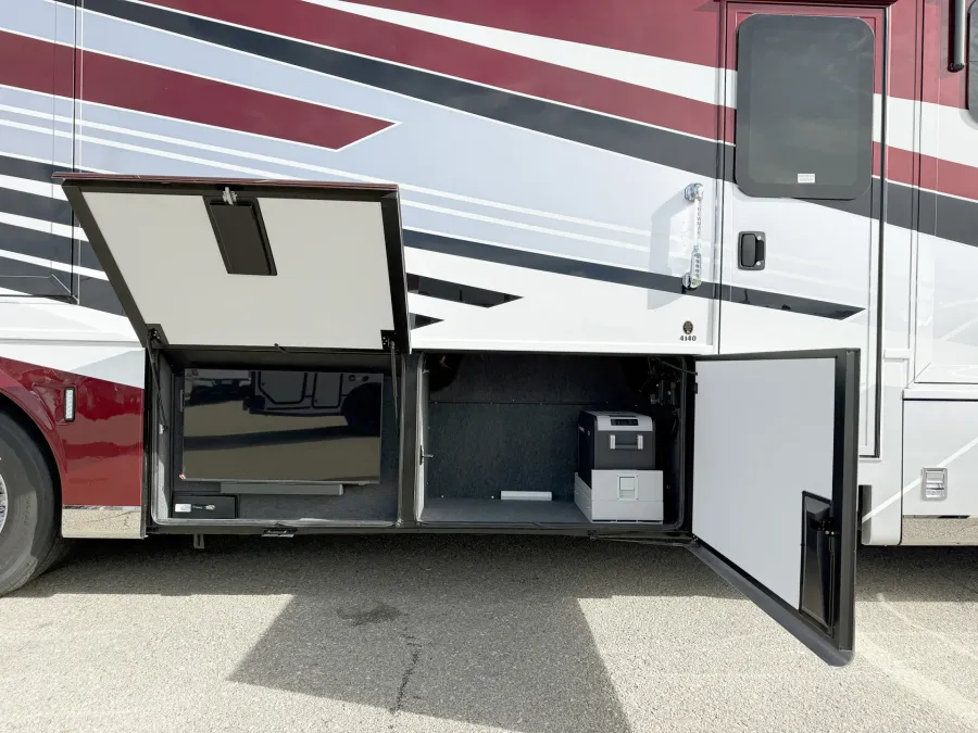 2026 Newmar Super Star 4140 | Photo 26 of 30