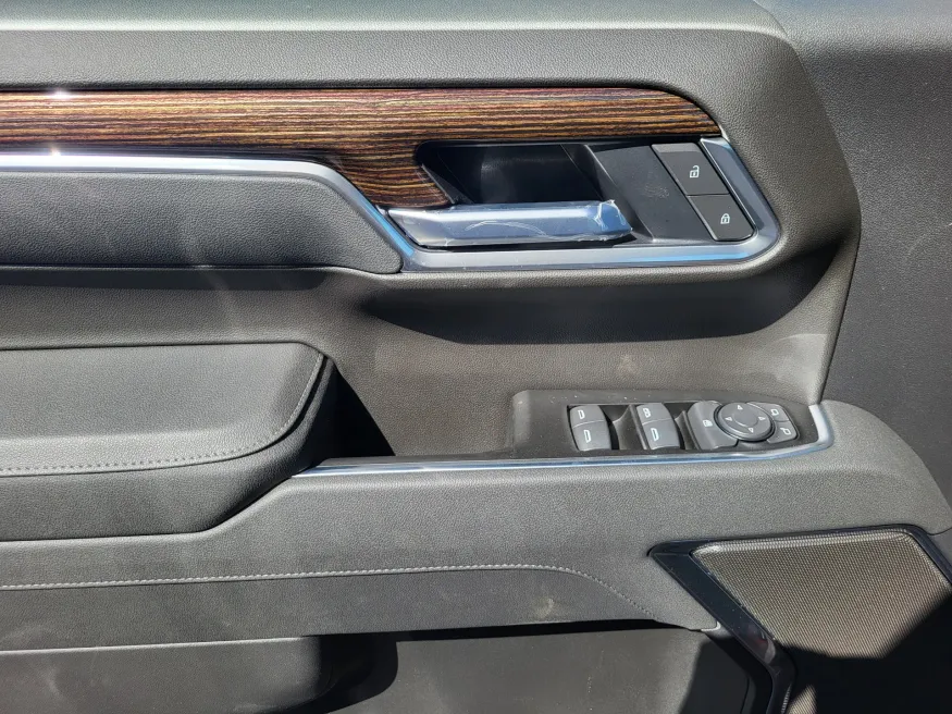 2026 GMC Sierra 1500 Elevation | Photo 18 of 24