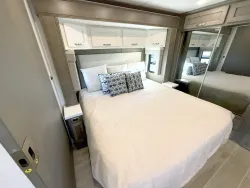 2026 Newmar Super Star 4040 | Thumbnail Photo 15 of 29