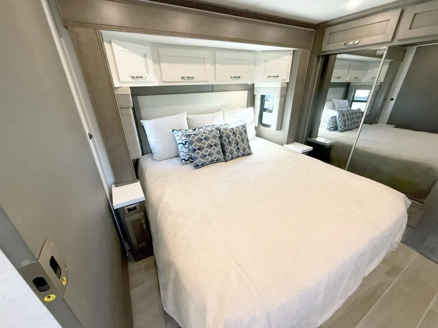 2026 Newmar Super Star 4040 | Photo 15 of 29