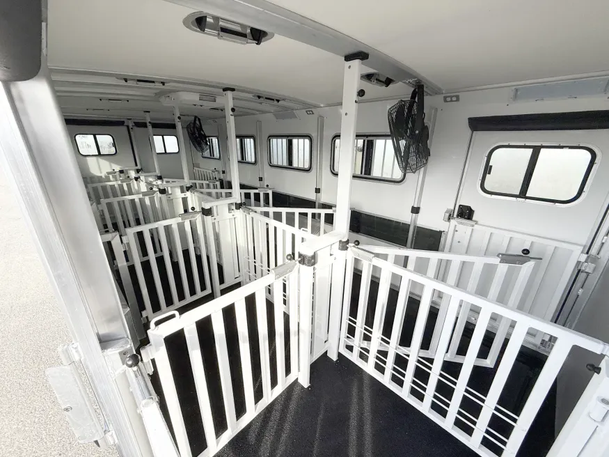 2026 Cimarron Showstar LX | Photo 9 of 22