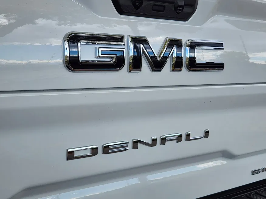 2026 GMC Sierra 2500HD Denali Ultimate | Photo 13 of 31