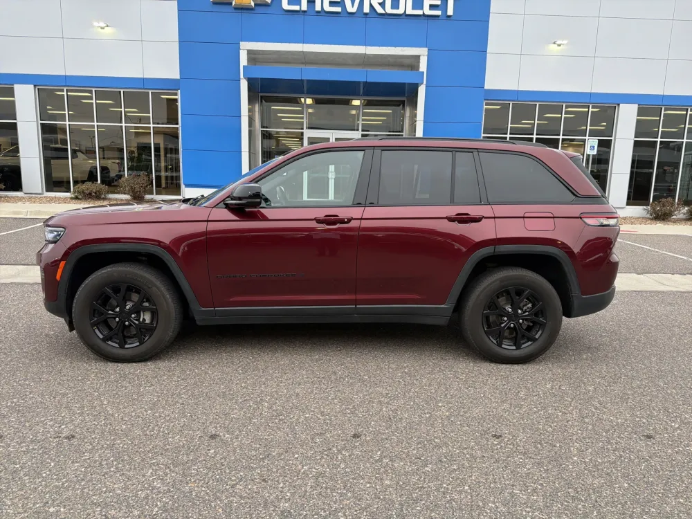 2024 Jeep Grand Cherokee Altitude