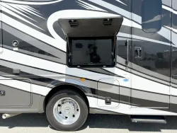 2021 Thor Omni XG32 | Thumbnail Photo 23 of 26