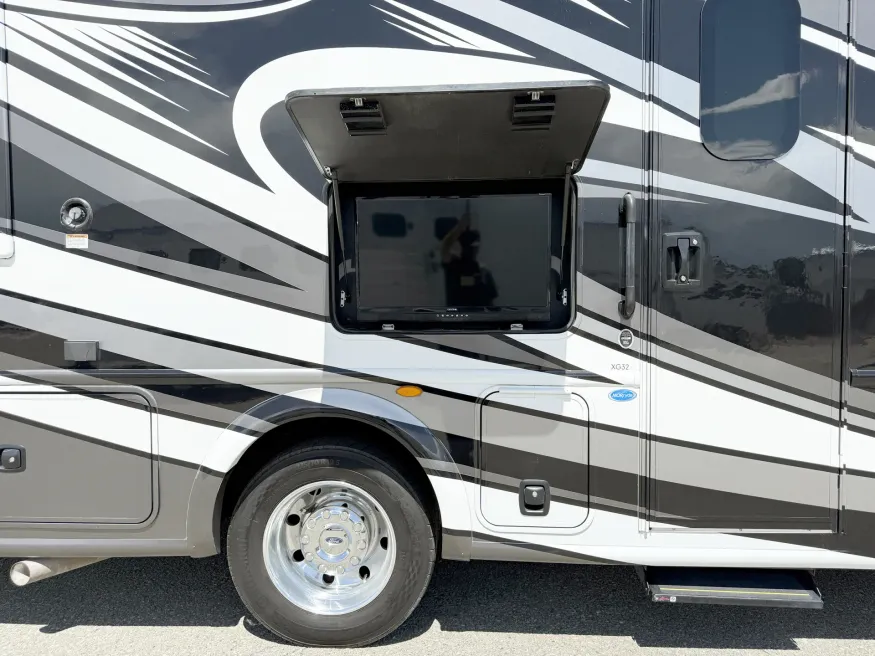 2021 Thor Omni XG32 | Photo 23 of 26