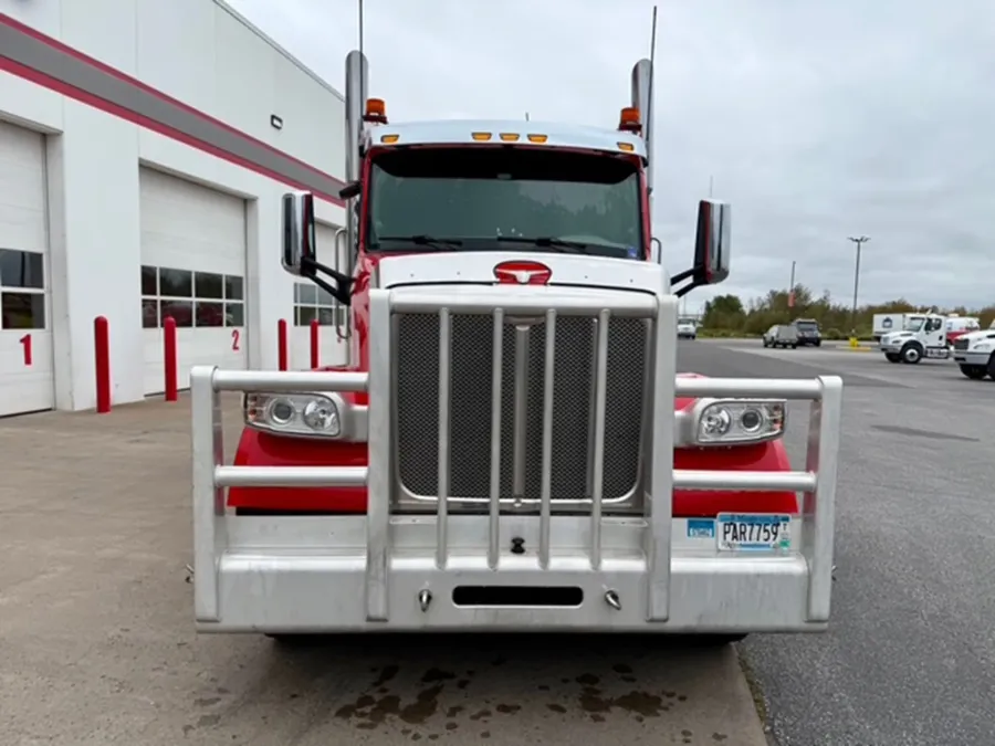 2022 Peterbilt 567 | Photo 3 of 18