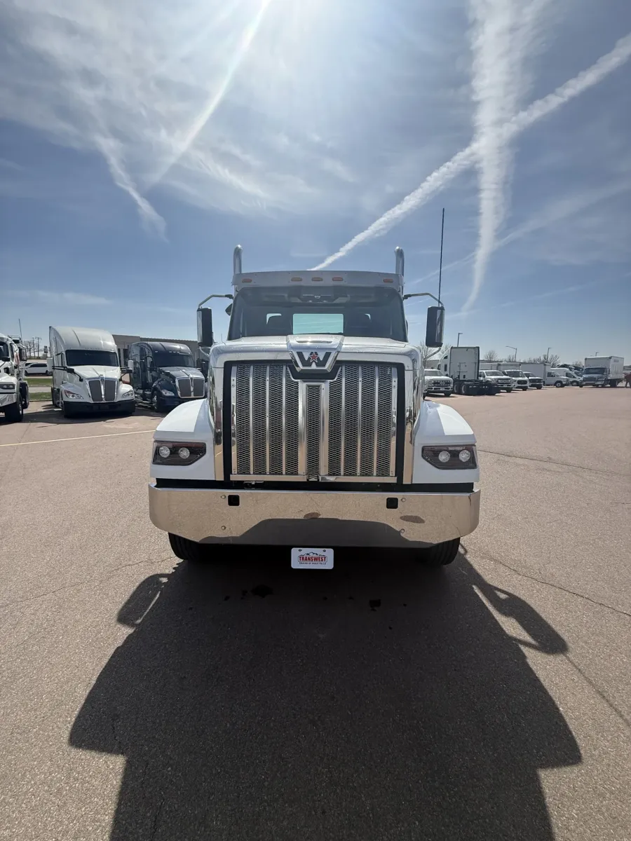 2027 Western Star 49X | Photo 7 of 16