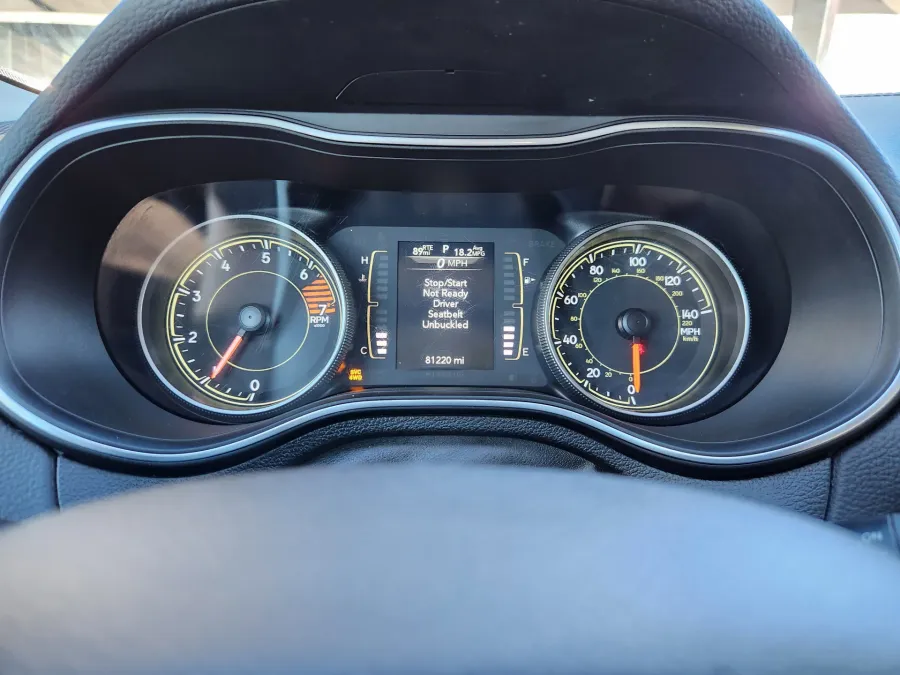 2019 Jeep Cherokee Latitude Plus | Photo 21 of 29