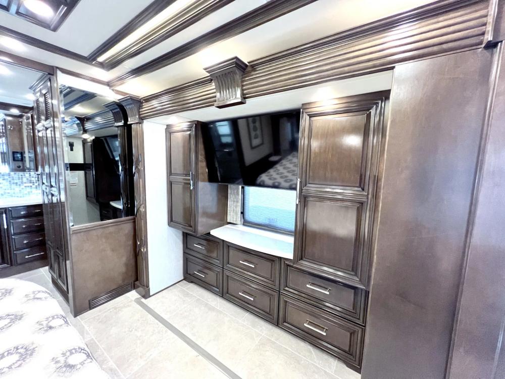 2023 Newmar Supreme Aire 4509 | Photo 17 of 38