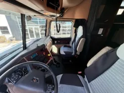 2022 Western Star 5700XE | Thumbnail Photo 10 of 16