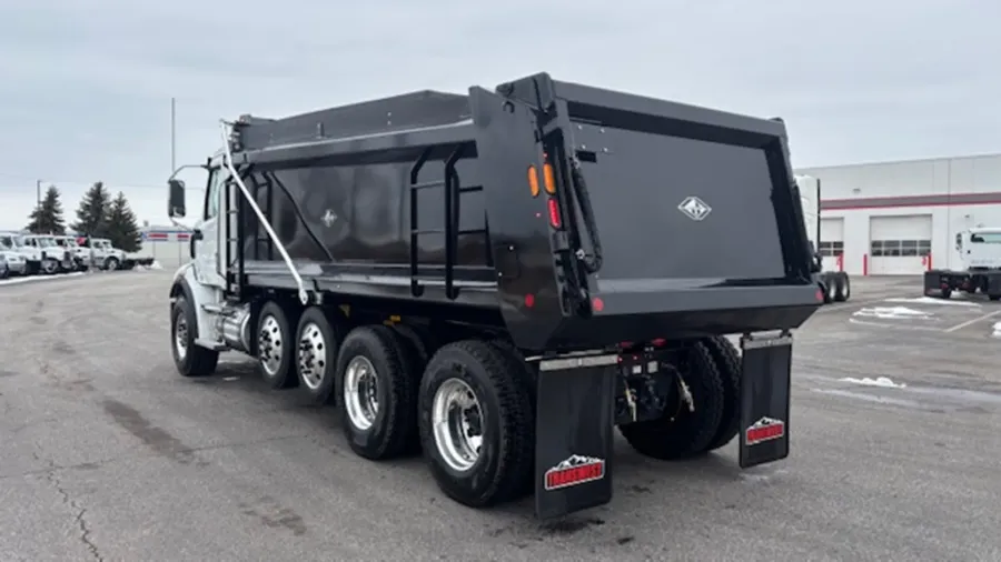 2027 Western Star 47X | Photo 7 of 12