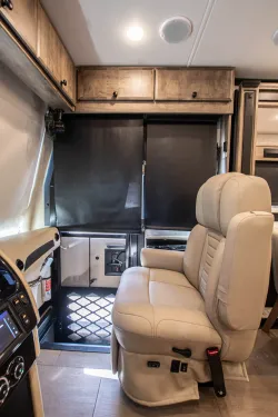 2026 Tiffin Allegro Breeze 33BR | Thumbnail Photo 9 of 21