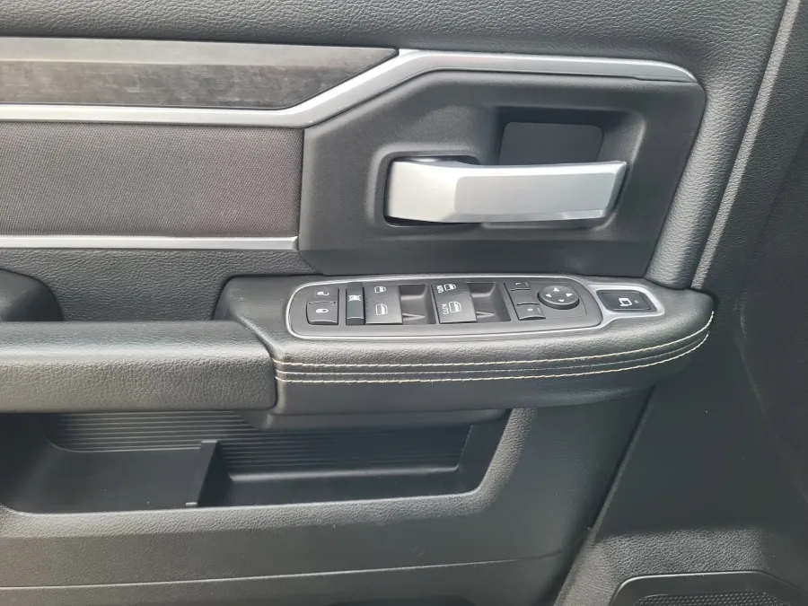 2024 RAM 3500 Chassis Cab SLT | Photo 10 of 22