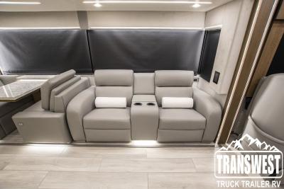 2023 Newmar King Aire 4531 | Thumbnail Photo 8 of 33