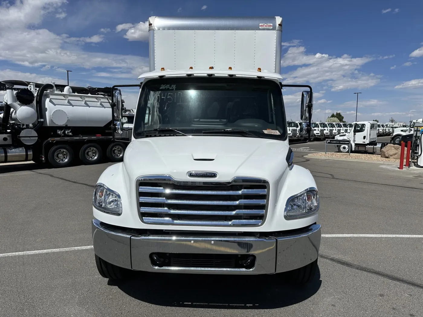 2025 Freightliner M2 106 | Photo 2 of 16