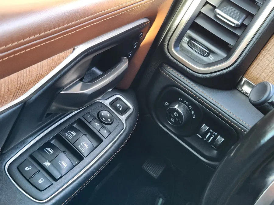 2021 RAM 3500 Longhorn | Photo 12 of 24