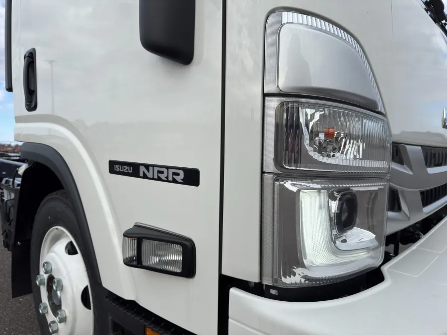 2025 Isuzu NRR | Photo 14 of 24