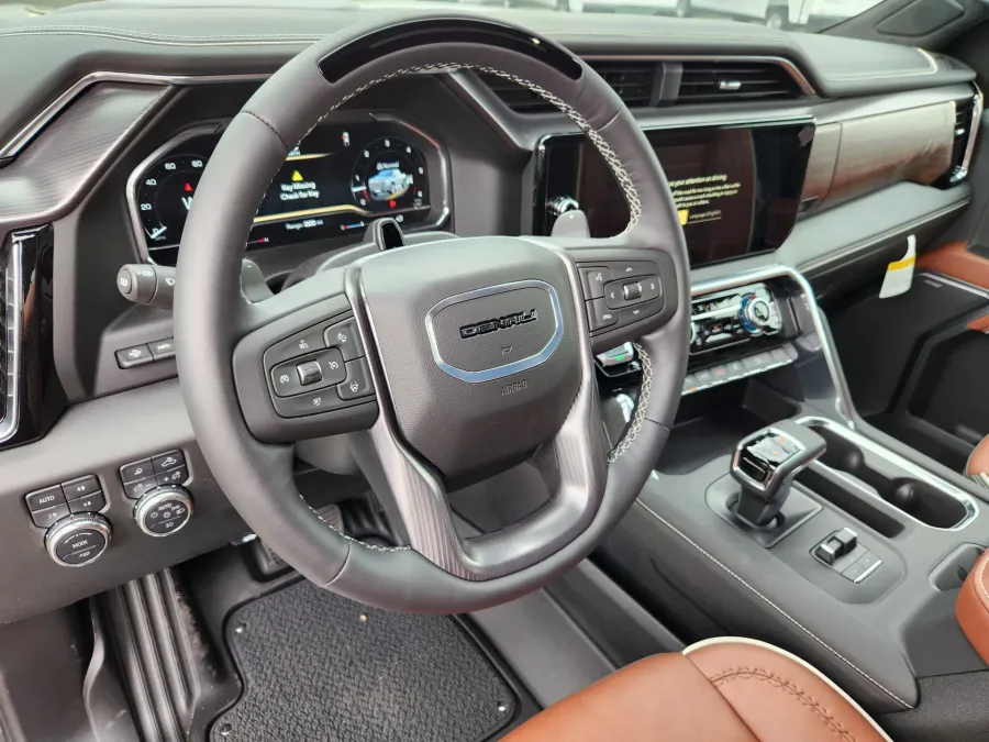 2025 GMC Sierra 1500 Denali Ultimate | Photo 7 of 29