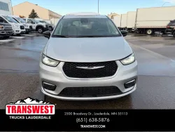 2024 Chrysler Pacifica Touring L | Thumbnail Photo 7 of 24